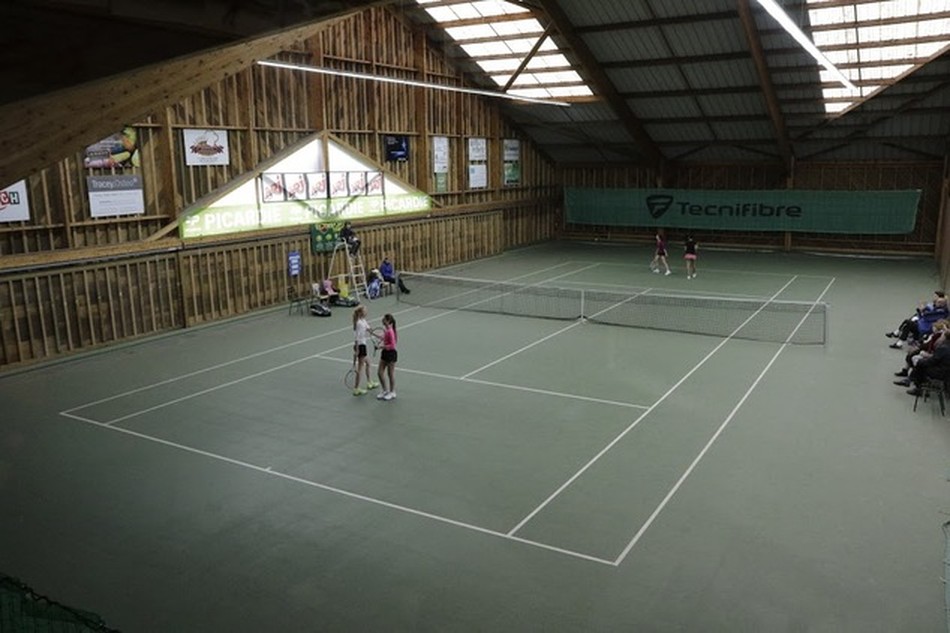 Courts couverts du TCVT à Tourly